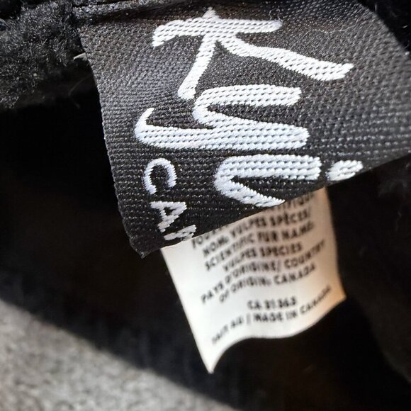 Kyi Kyi Canada Wool-Blend Waffled Knit Lined Pom Beanie Hat  Kyi Kyi Fox Fur Pom Pom Beanie Black Waffle Knit Wool Blend Hat Made in Canada